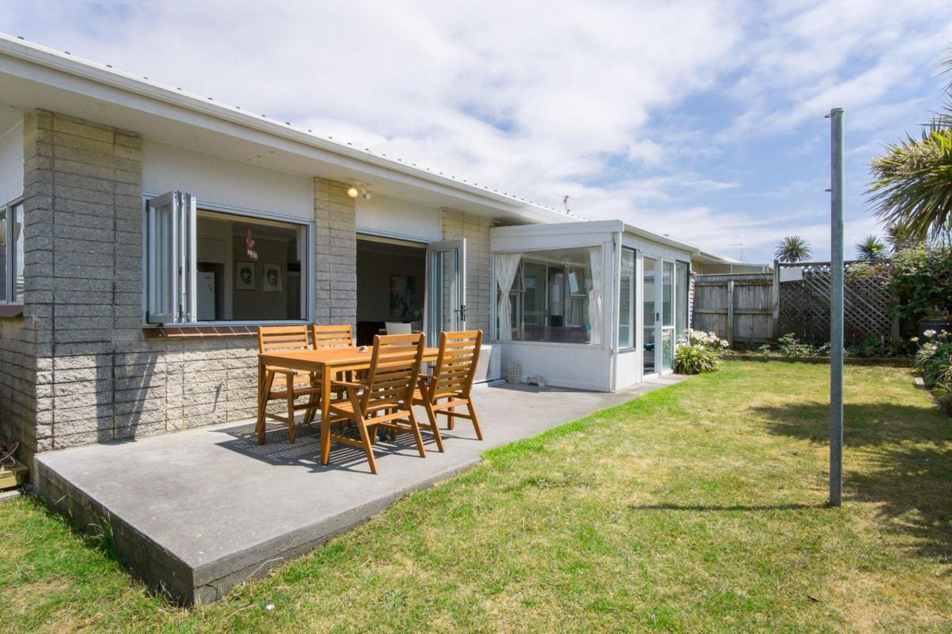 Sea Breeze On Belt By Coastal Walkway Villa New Plymouth Exterior photo