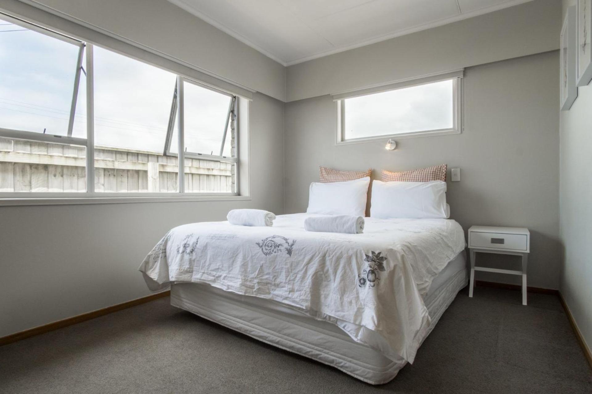Sea Breeze On Belt By Coastal Walkway Villa New Plymouth Exterior photo